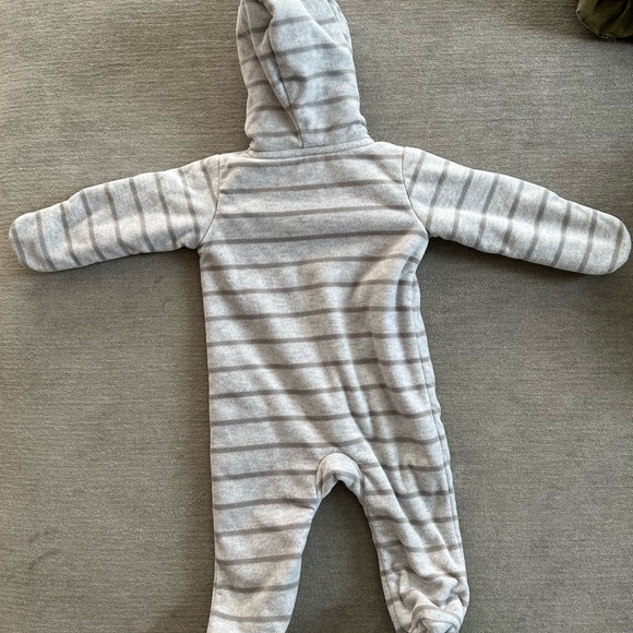 Carters striped bunting onesie 9 - Picture 3 of 3